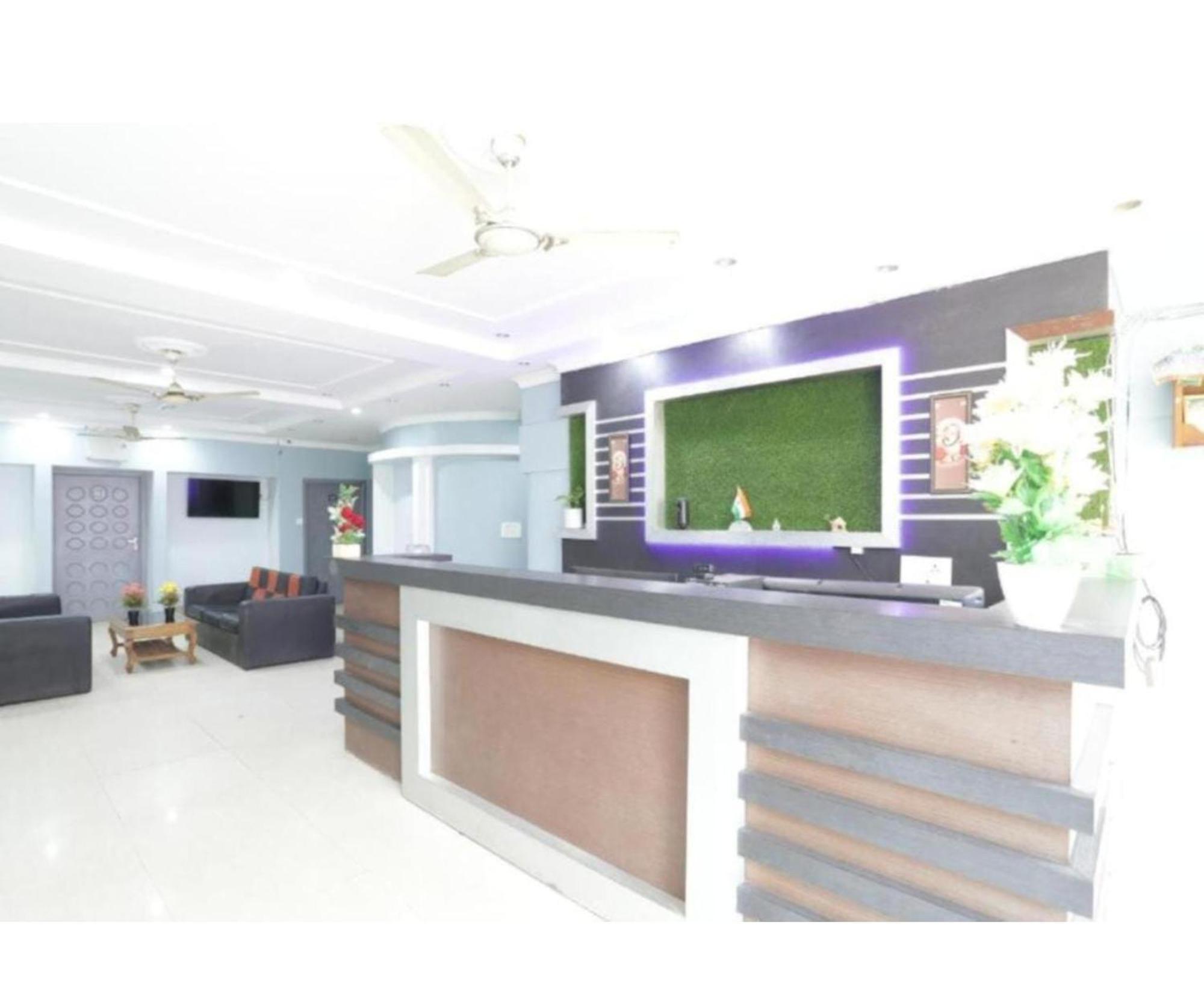 Day S Inn Luxury Stay Near Care Hospital In Budget Friendly Price Best Seller Bhubaneswar Extérieur photo